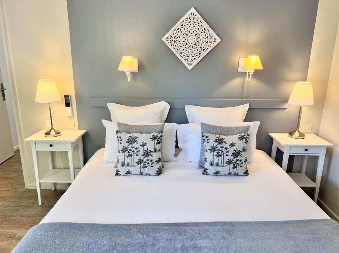 Les Vieilles Tours Hotel